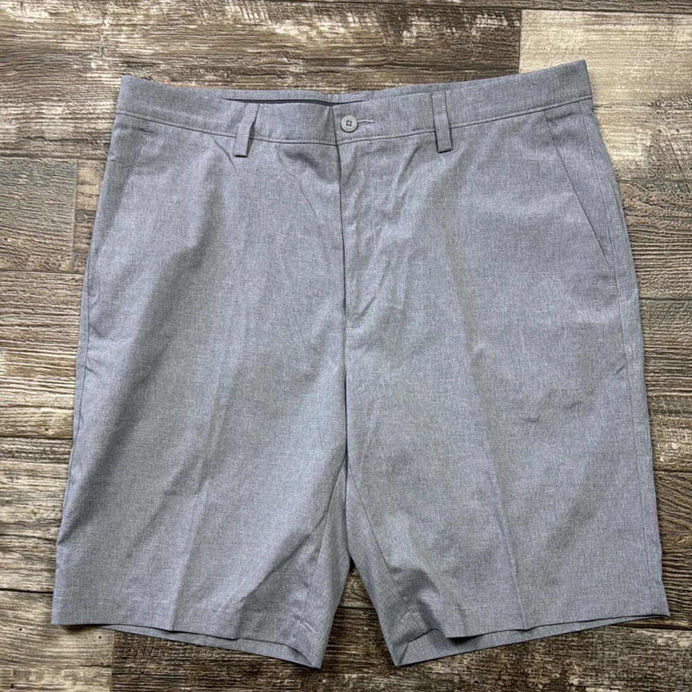 PGA TOUR, Men's Gray Shorts, Size 36